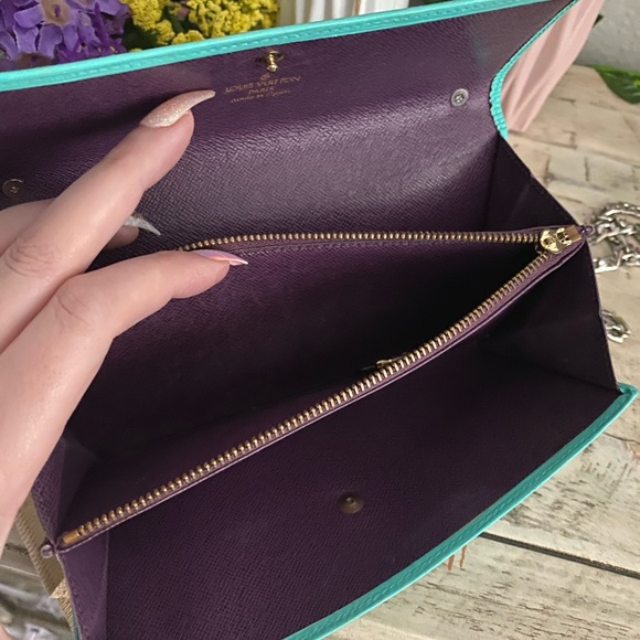 SOLD Authentic Louis Vuitton Crossbody - Picture 4 of 8